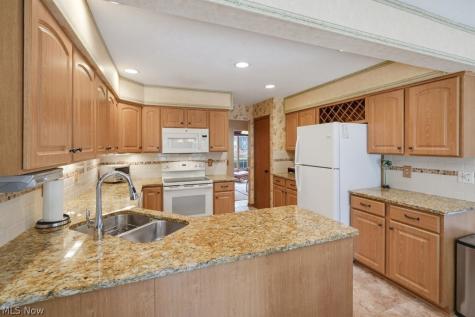 868 Carriage Park Oval Westlake OH 44145