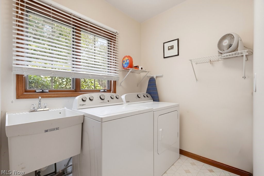 868 Carriage Park Oval Westlake OH 44145
