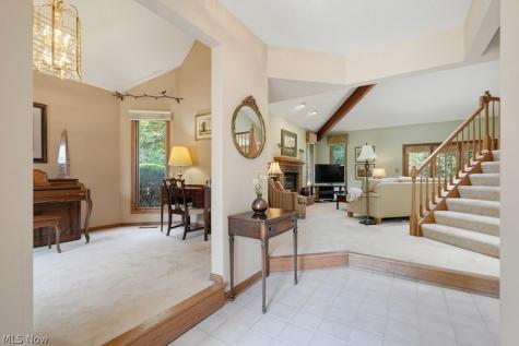 868 Carriage Park Oval Westlake OH 44145