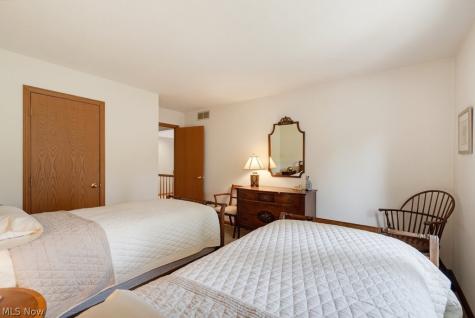 868 Carriage Park Oval Westlake OH 44145
