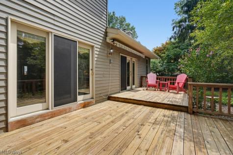 868 Carriage Park Oval Westlake OH 44145