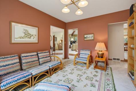 868 Carriage Park Oval Westlake OH 44145