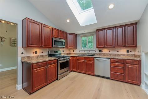 4143 Brendan Lane North Olmsted OH 44070