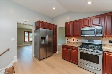 4143 Brendan Lane North Olmsted OH 44070