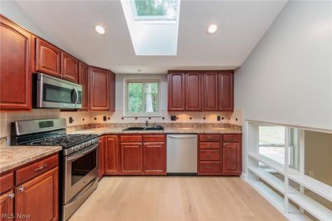 4143 Brendan Lane North Olmsted OH 44070