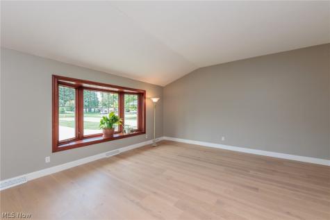 4143 Brendan Lane North Olmsted OH 44070