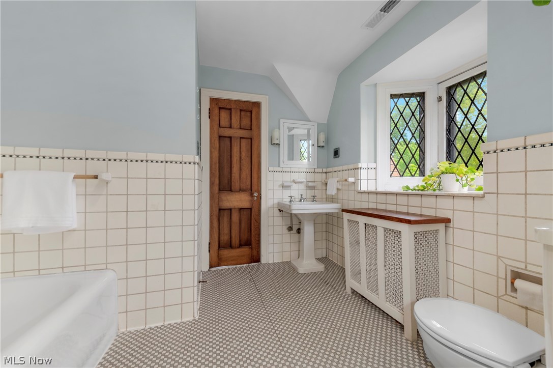 3002 Manchester Road Shaker Heights OH 44122