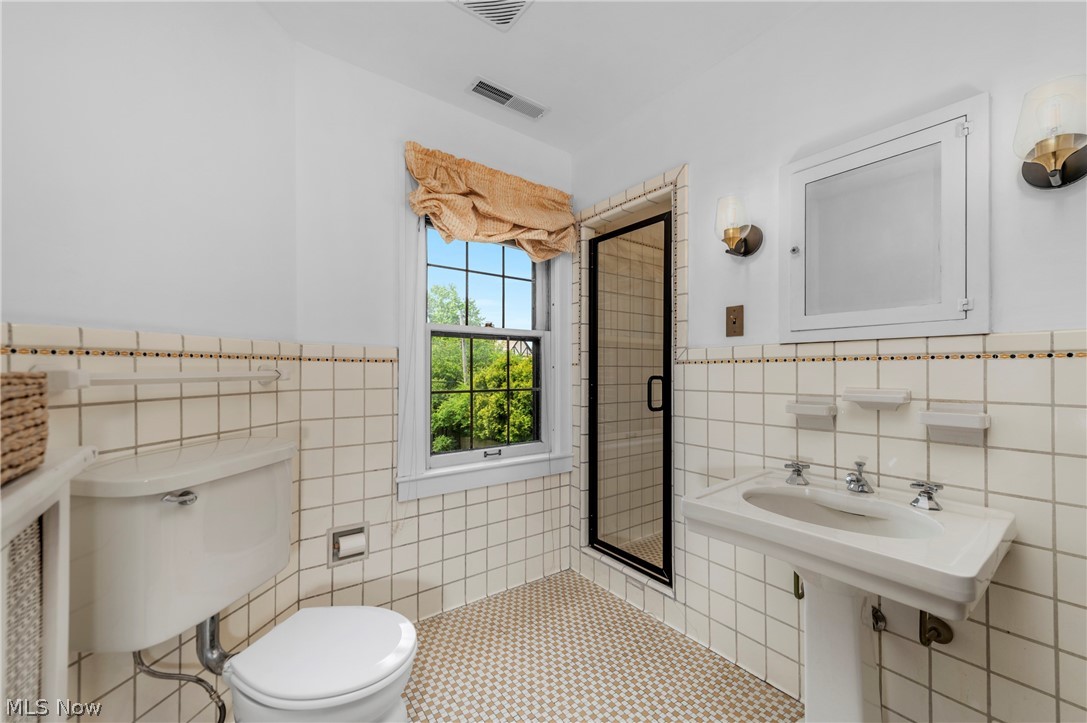 3002 Manchester Road Shaker Heights OH 44122