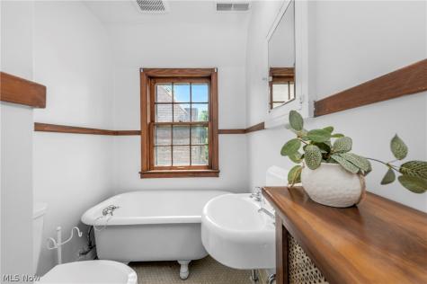 3002 Manchester Road Shaker Heights OH 44122