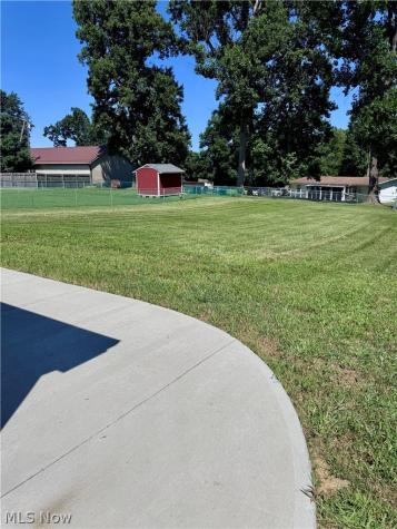 105 Sunnyhill Marietta OH 45750
