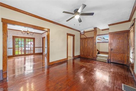 1007 E Gorgas Street Louisville OH 44641