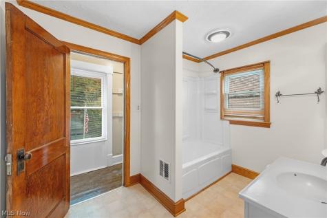 1007 E Gorgas Street Louisville OH 44641