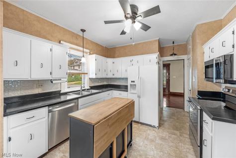 1007 E Gorgas Street Louisville OH 44641