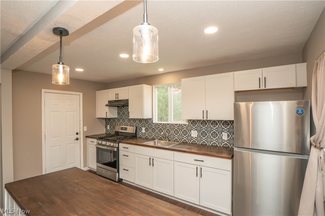 318 Elmport Avenue NE Canton OH 44704