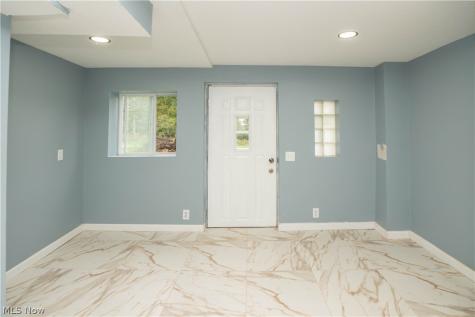 318 Elmport Avenue NE Canton OH 44704
