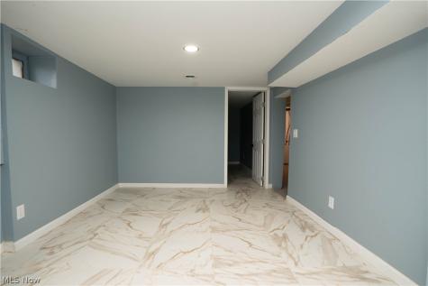 318 Elmport Avenue NE Canton OH 44704