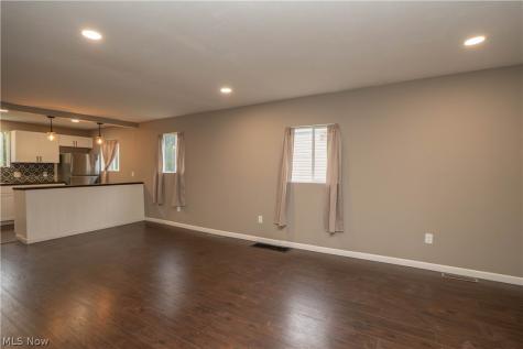 318 Elmport Avenue NE Canton OH 44704
