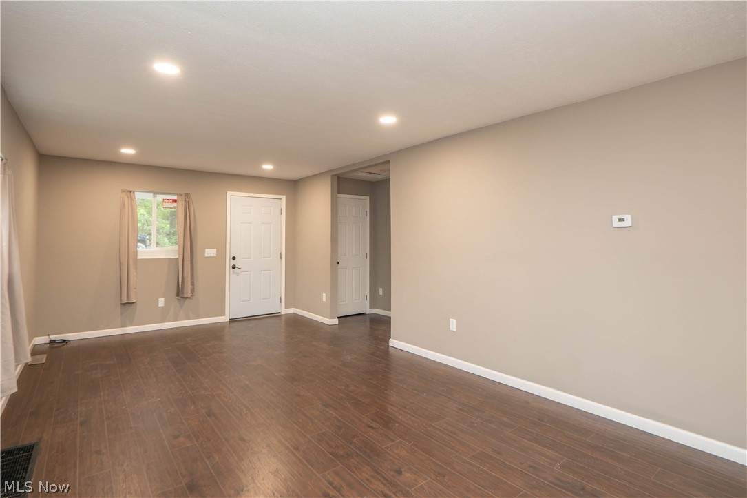 318 Elmport Avenue NE Canton OH 44704