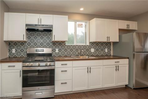 318 Elmport Avenue NE Canton OH 44704
