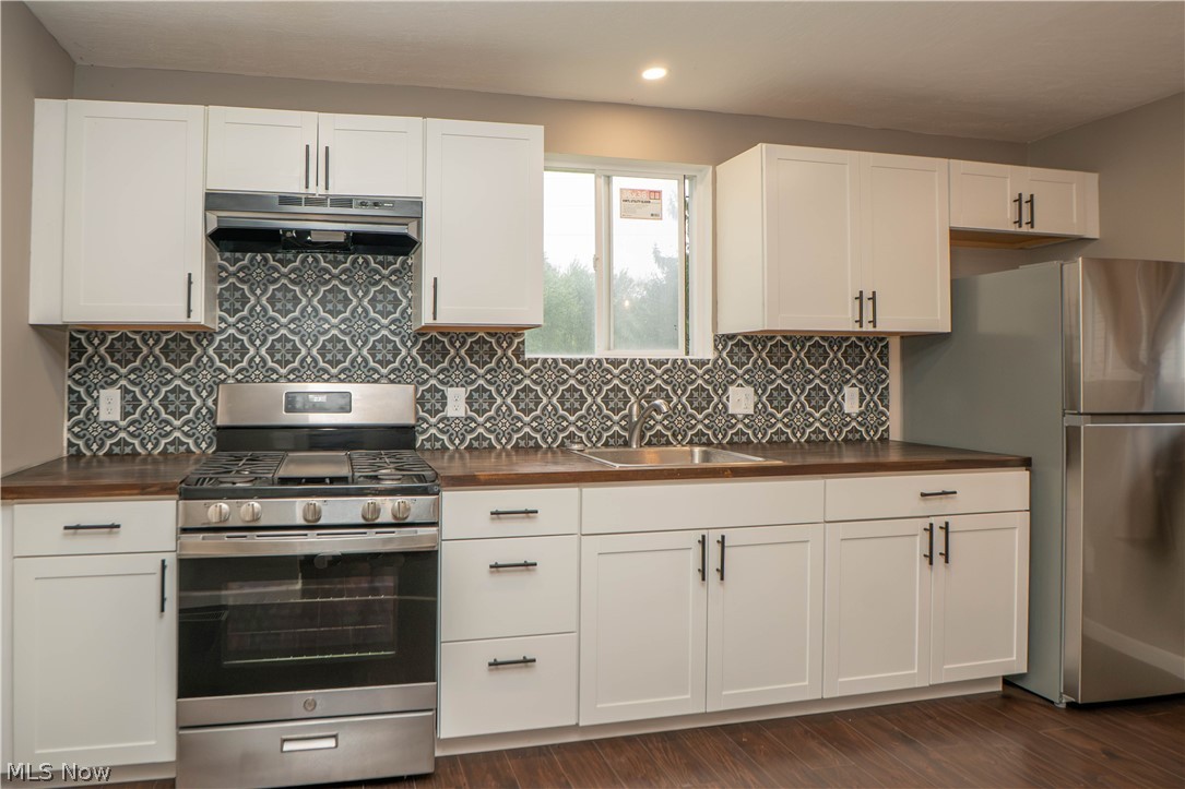318 Elmport Avenue NE Canton OH 44704