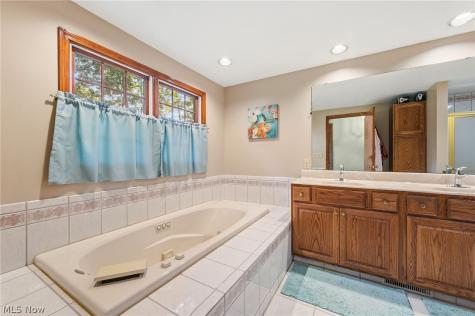 3965 Laurel Glenn Drive Broadview Heights OH 44147