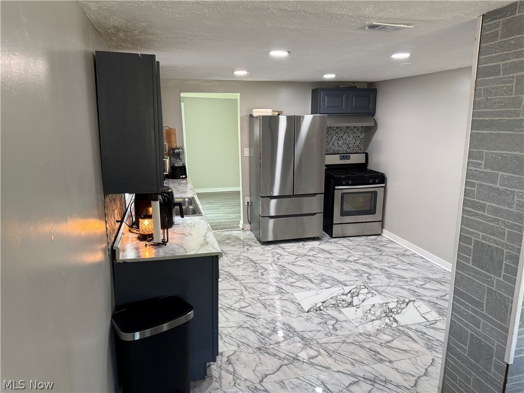 5384 Rolling Avenue Lorain OH 44055