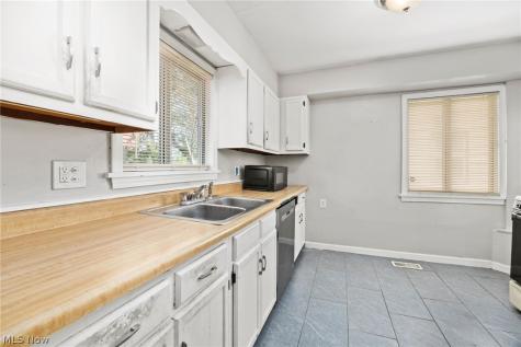 4190 Victory Boulevard Cleveland OH 44135