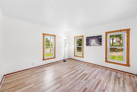 192 1st Street NE Barberton OH 44203