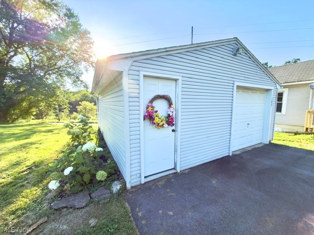 192 1st Street NE Barberton OH 44203