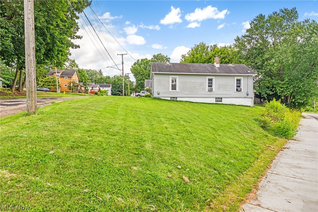 192 1st Street NE Barberton OH 44203