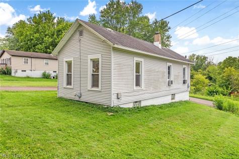 192 1st Street NE Barberton OH 44203