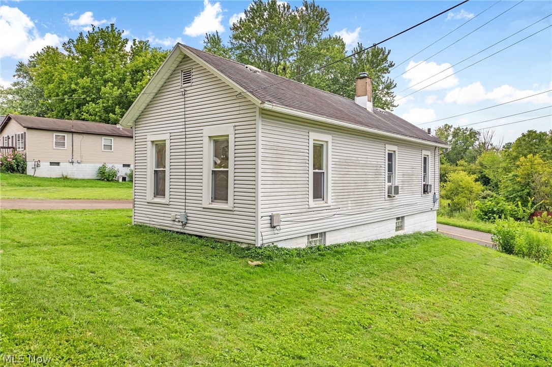 192 1st Street NE Barberton OH 44203