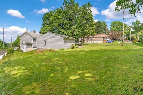 192 1st Street NE Barberton OH 44203
