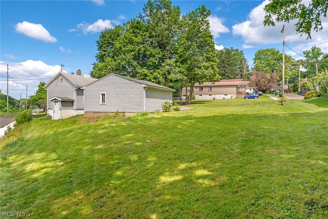 192 1st Street NE Barberton OH 44203