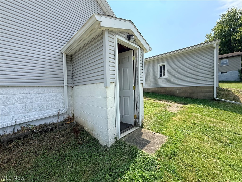 192 1st Street NE Barberton OH 44203