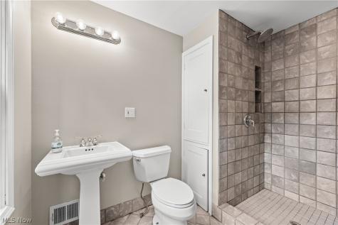 4025 Meadowbrook Boulevard University Heights OH 44118