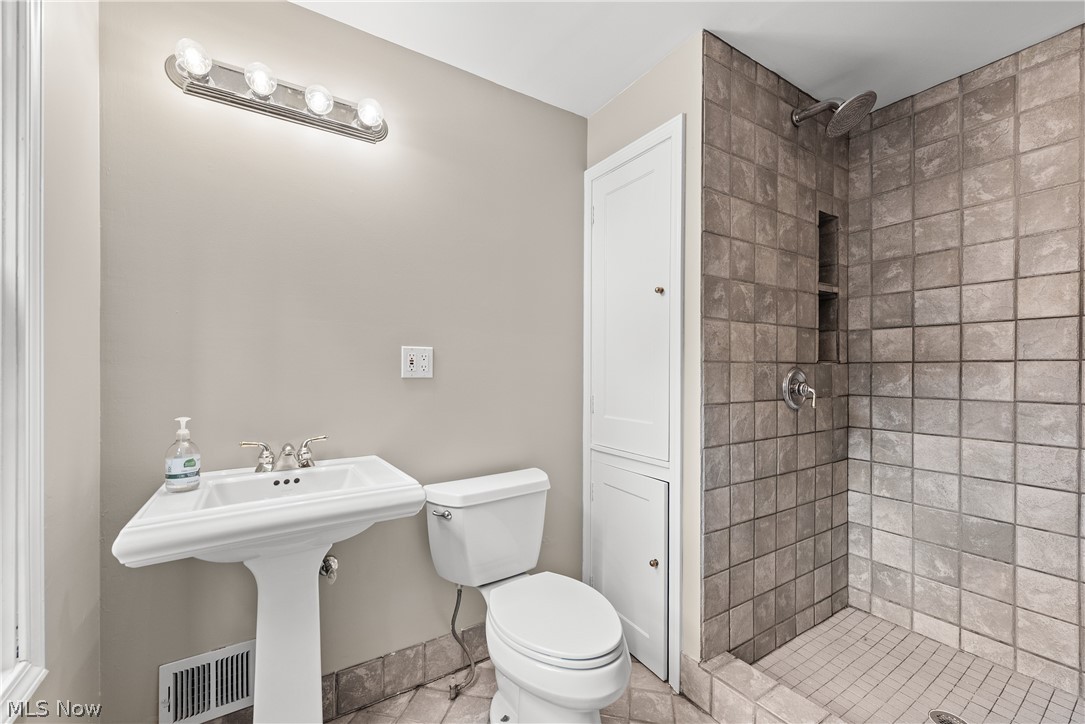 4025 Meadowbrook Boulevard University Heights OH 44118