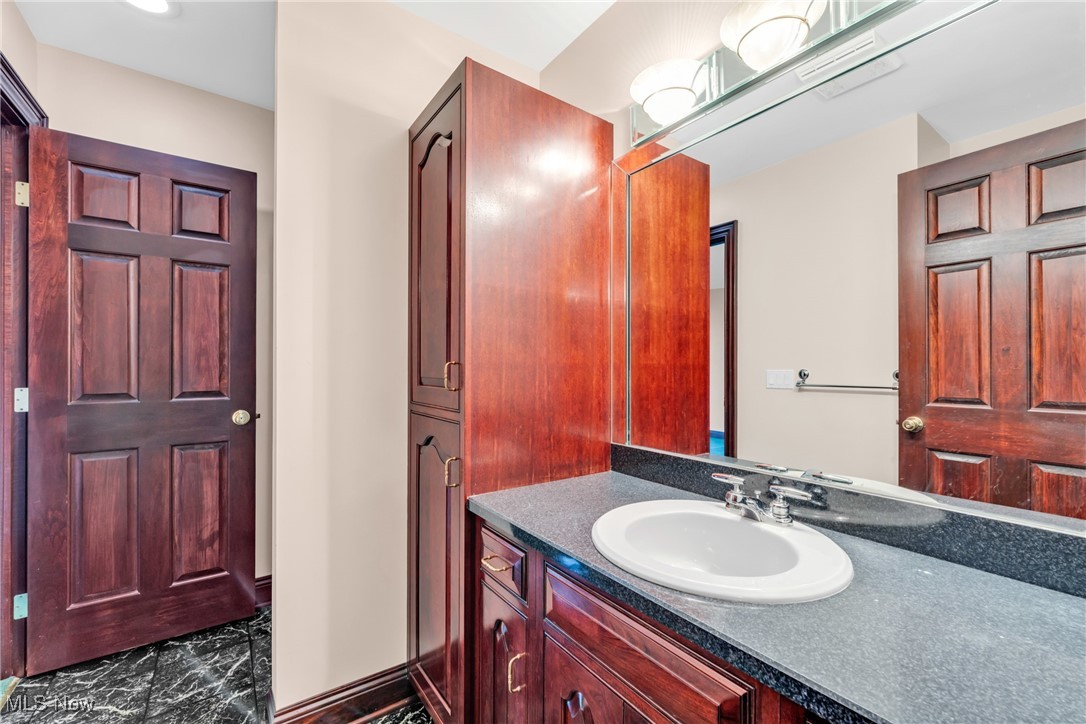 3133 Waterfall Way Westlake OH 44145