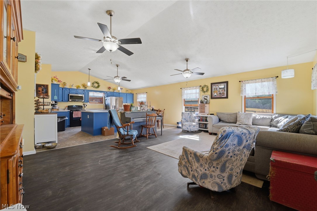 2932 Sexton Road Geneva OH 44041