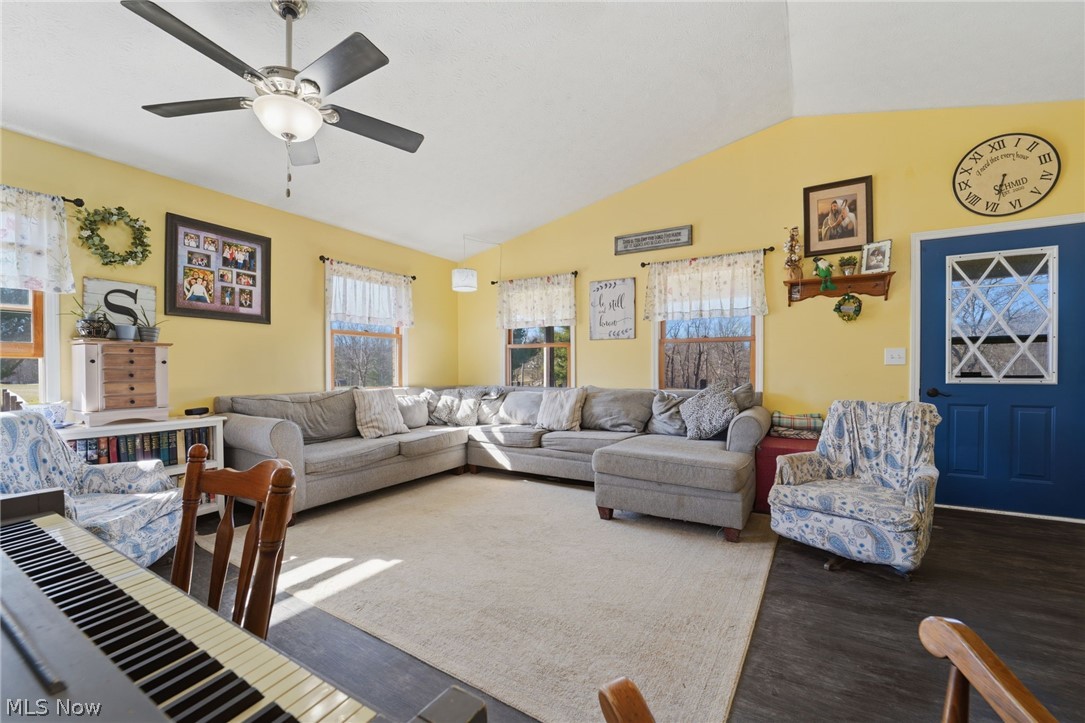 2932 Sexton Road Geneva OH 44041