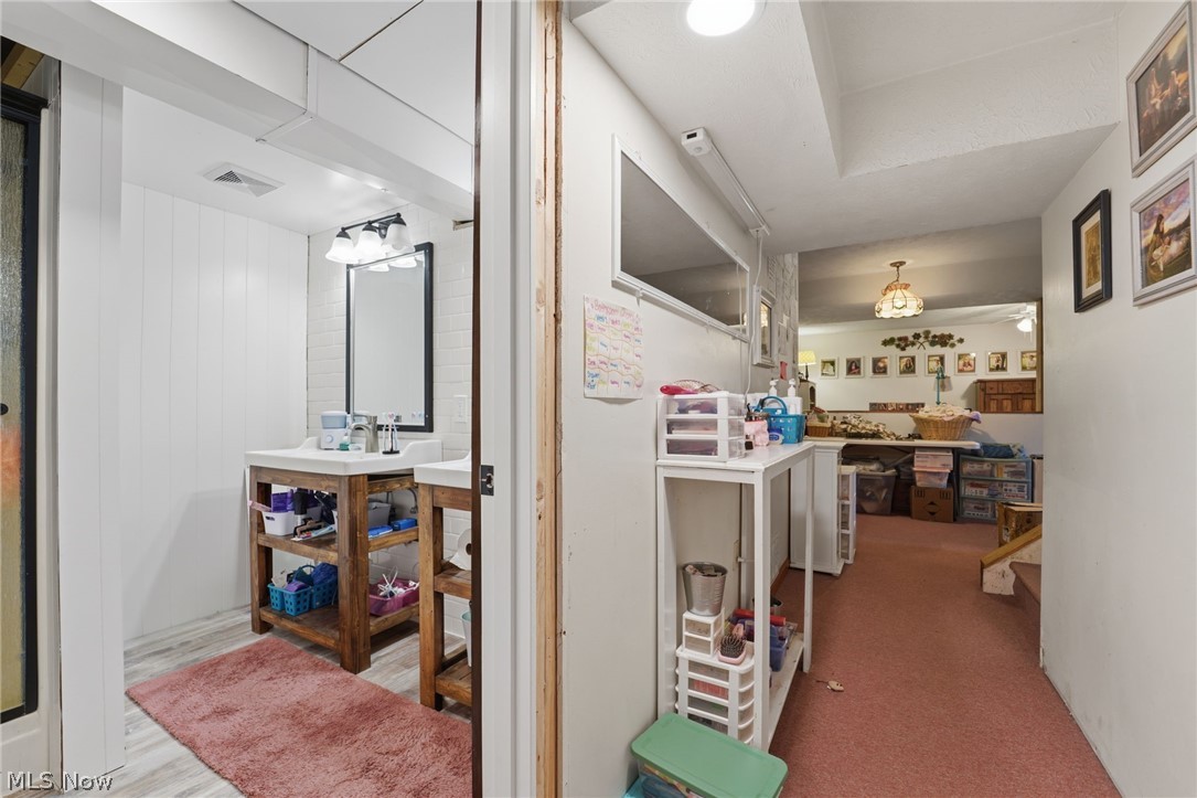 2932 Sexton Road Geneva OH 44041