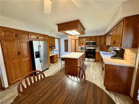 6385 Harbor Drive NW Canton OH 44718
