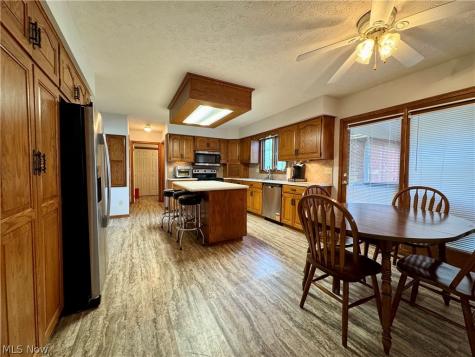 6385 Harbor Drive NW Canton OH 44718