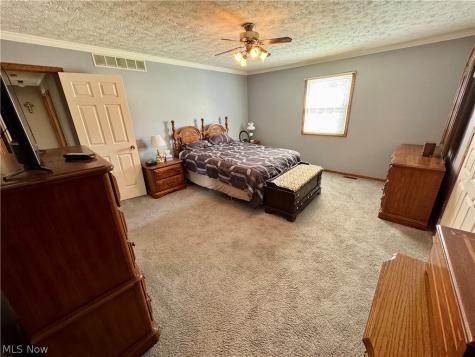 6385 Harbor Drive NW Canton OH 44718