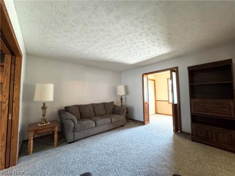 6385 Harbor Drive NW Canton OH 44718