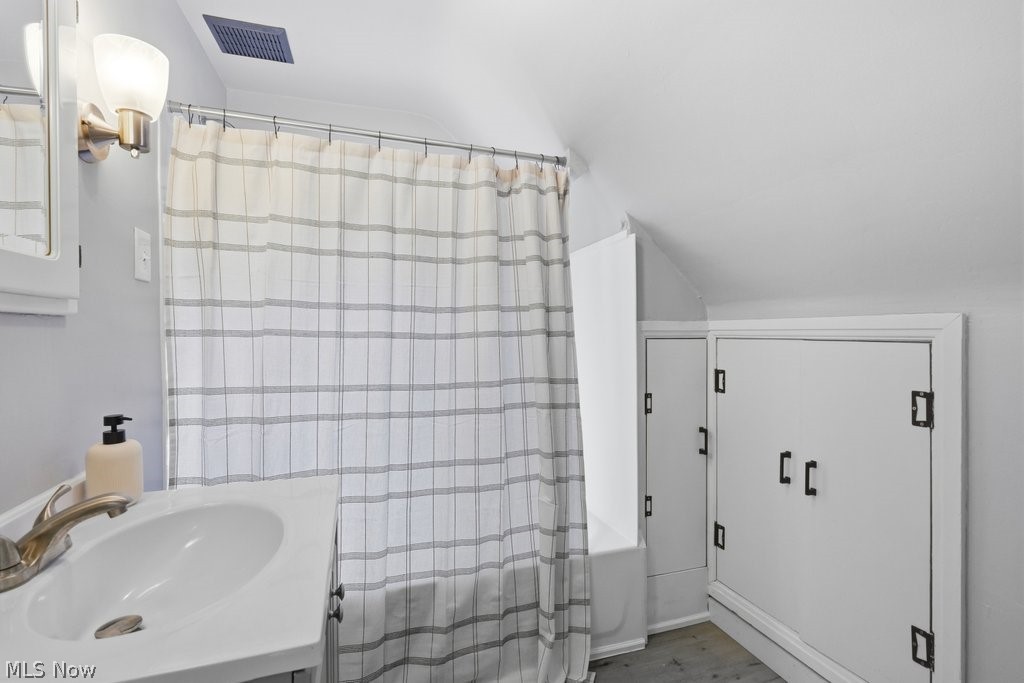 7605 Macedonia Road Oakwood Village OH 44146