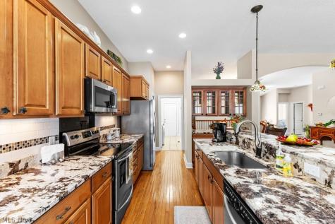 847 Heron Lakes Circle Cuyahoga Falls OH 44223