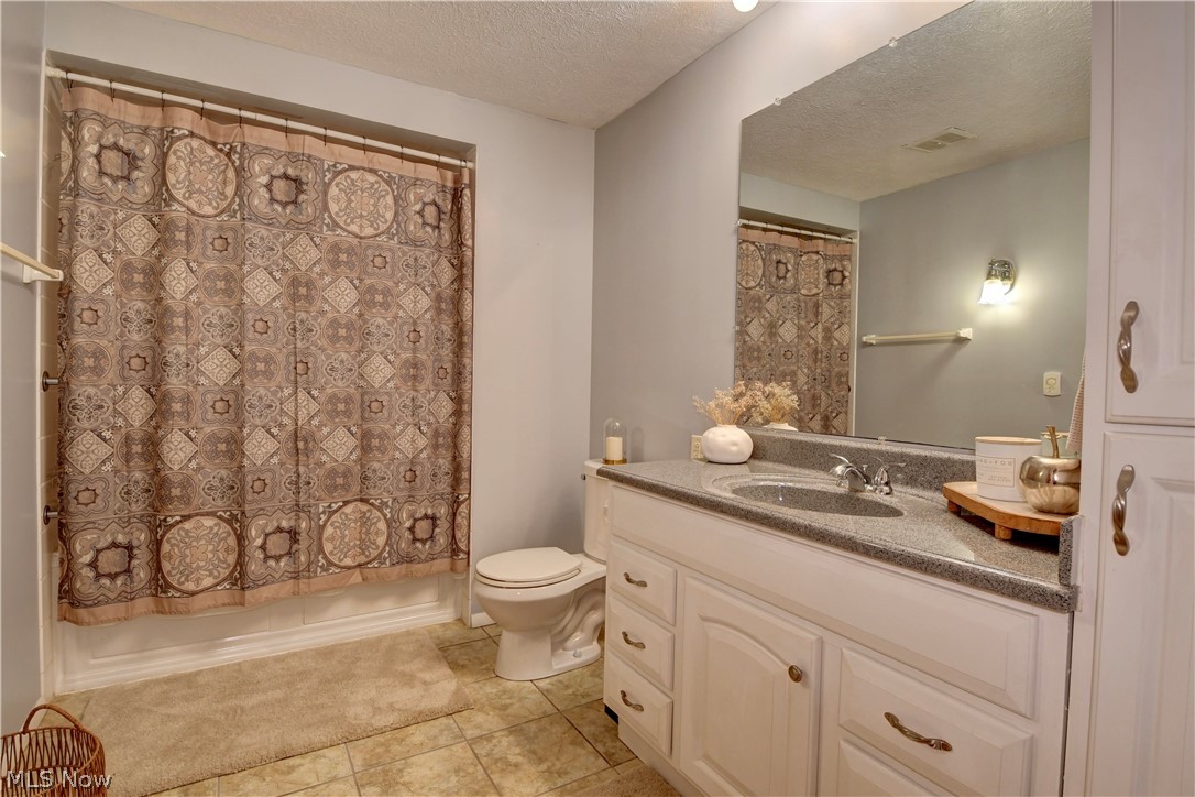 4216 Schumacher Hollow Road SE New Philadelphia OH 44663
