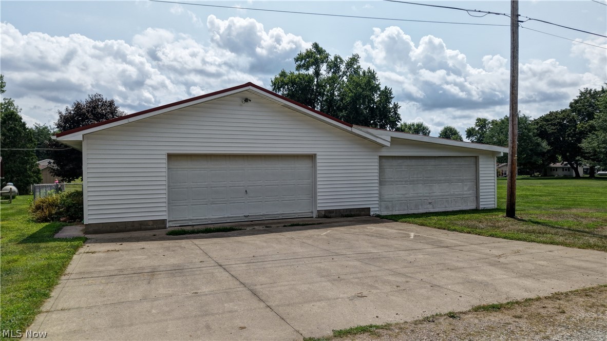 4216 Schumacher Hollow Road SE New Philadelphia OH 44663