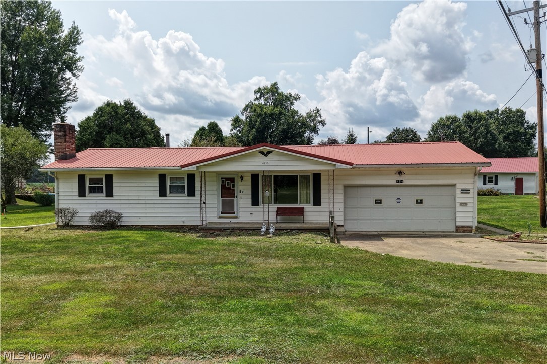4216 Schumacher Hollow Road SE New Philadelphia OH 44663